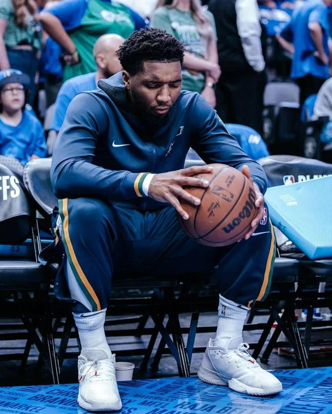 冠但没法更 冠但没法更